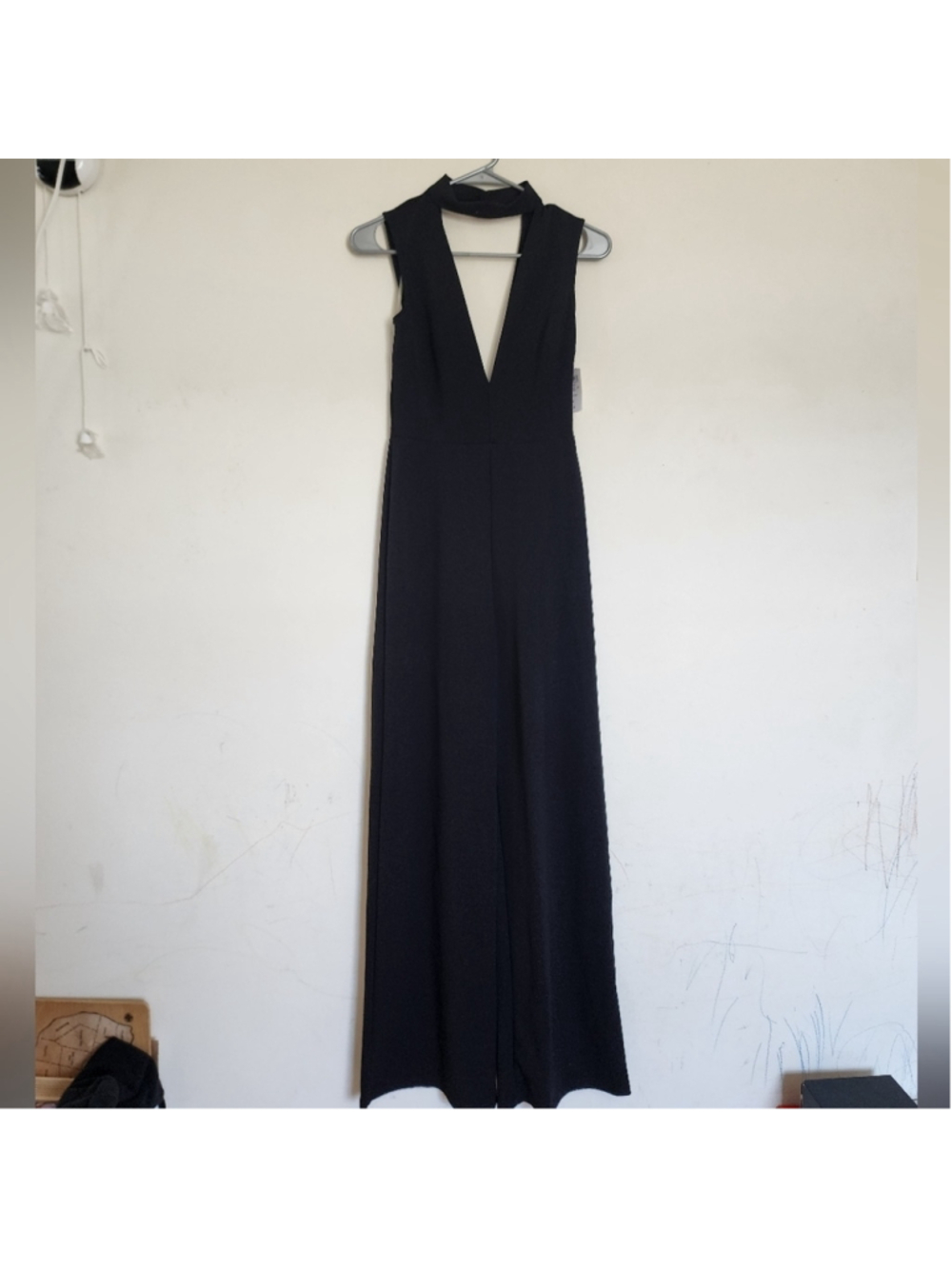 Windsor Choker/ Vneck Wide-leg Jumpsuit in Black size Small